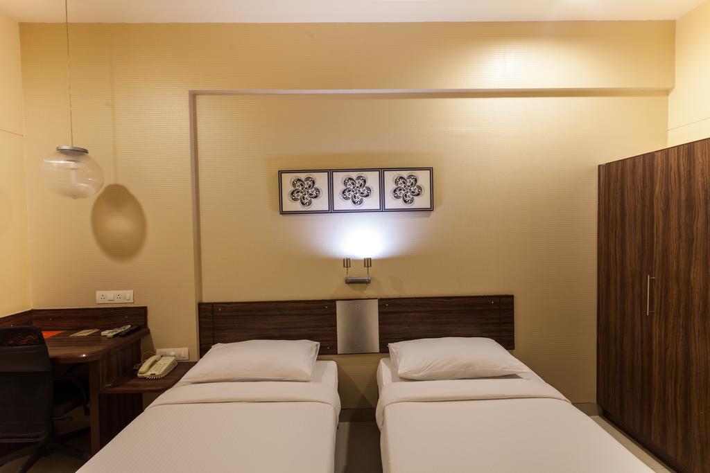 Surat Hotel Luaran gambar